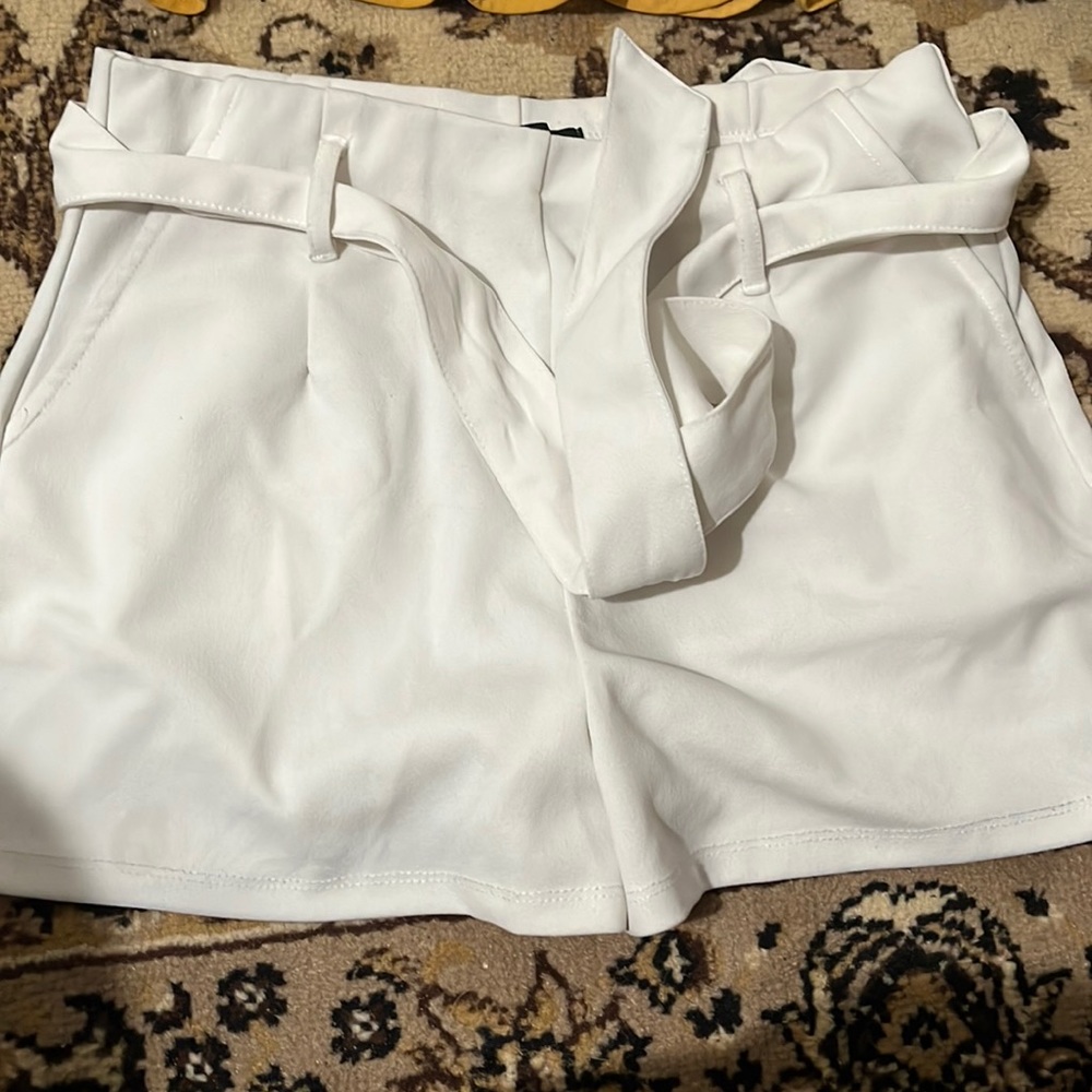 White forever 21 shirts size M